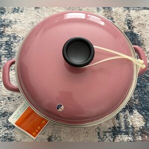 Elegant Pink Casserole Dish with Lid
